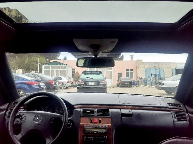 Mercedes E 230 1998, 295,000 km - 2.3 l - Sumqayıt