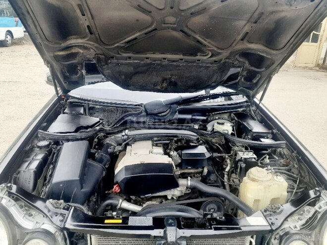 Mercedes E 230 1998, 295,000 km - 2.3 l - Sumqayıt