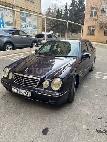Mercedes E 220 2000, 296,000 km - 2.2 л - Bakı