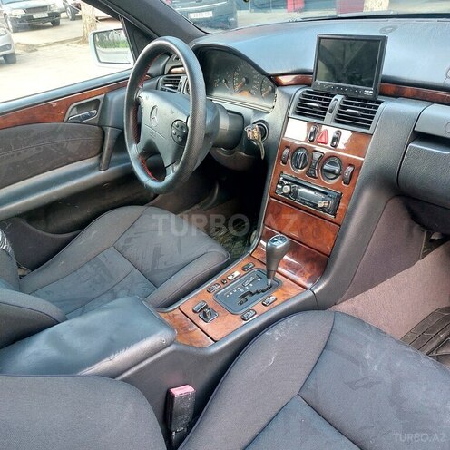 Mercedes E 220 1997, 377,000 km - 2.2 l - Gəncə