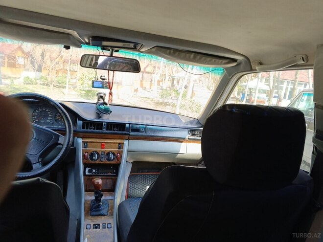 Mercedes E 230 1991, 476,000 km - 2.3 l - Sabirabad