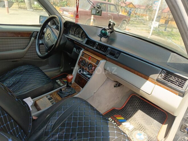 Mercedes E 230 1991, 476,000 km - 2.3 l - Sabirabad