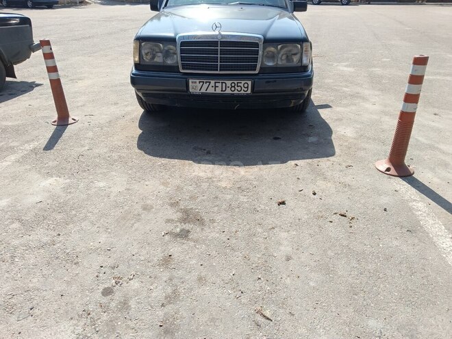 Mercedes E 230 1991, 476,000 km - 2.3 l - Sabirabad