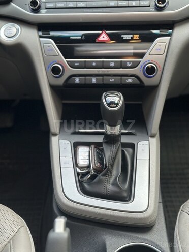 Hyundai Elantra 2016, 50,000 km - 2.0 l - Bakı
