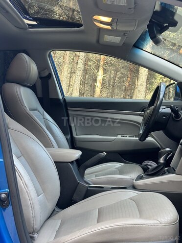 Hyundai Elantra 2016, 50,000 km - 2.0 l - Bakı