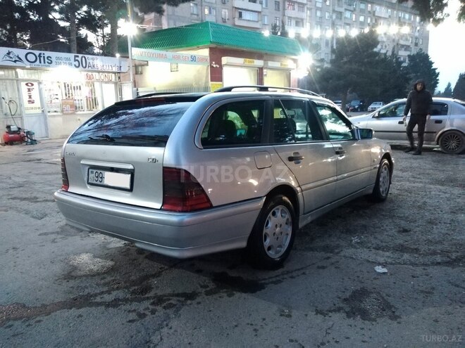 Mercedes C 220 1999, 235,000 km - 2.2 l - Bakı