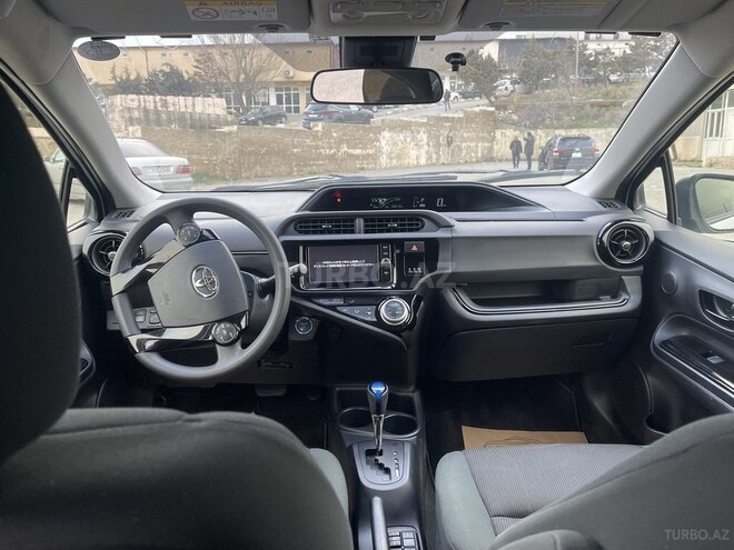 Toyota Prius C 2016, 67,000 km - 1.5 l - Bakı