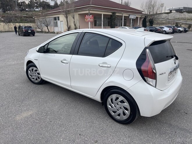 Toyota Prius C 2016, 67,000 km - 1.5 l - Bakı