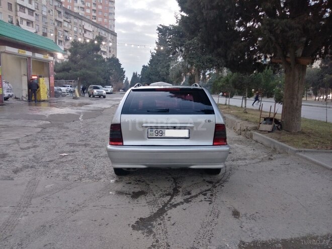Mercedes C 220 1999, 235,000 km - 2.2 l - Bakı