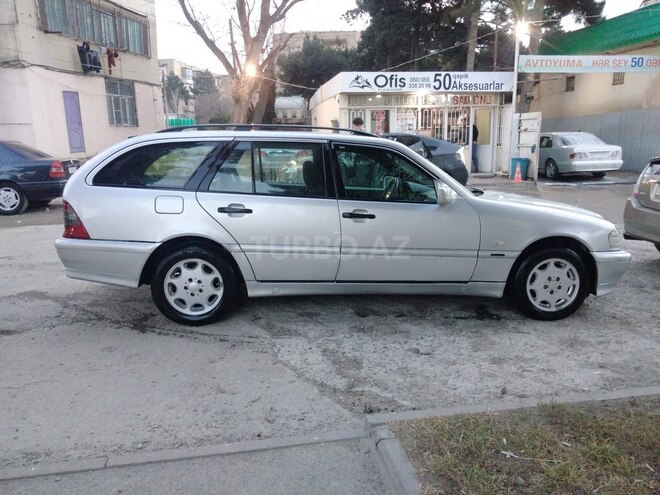 Mercedes C 220 1999, 235,000 km - 2.2 l - Bakı