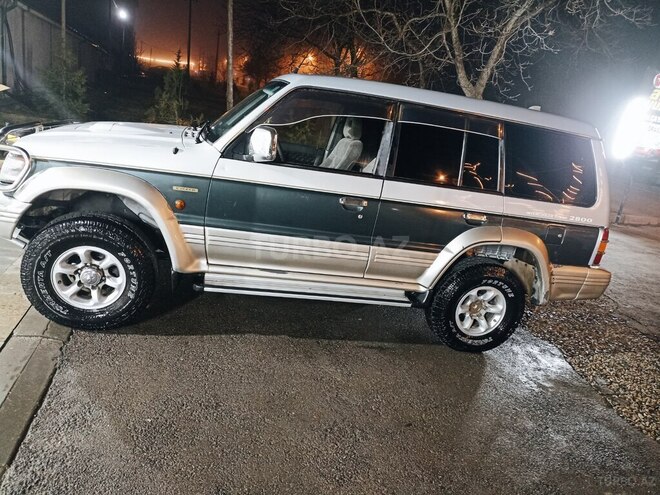 Mitsubishi Pajero 1993, 320,000 km - 2.8 л - Bakı
