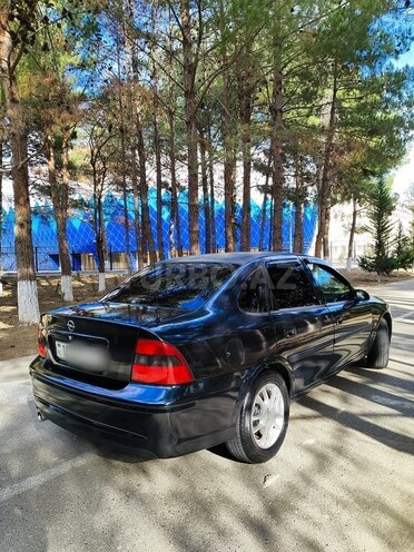 Opel Vectra 1997, 250,000 km - 1.6 l - Sumqayıt