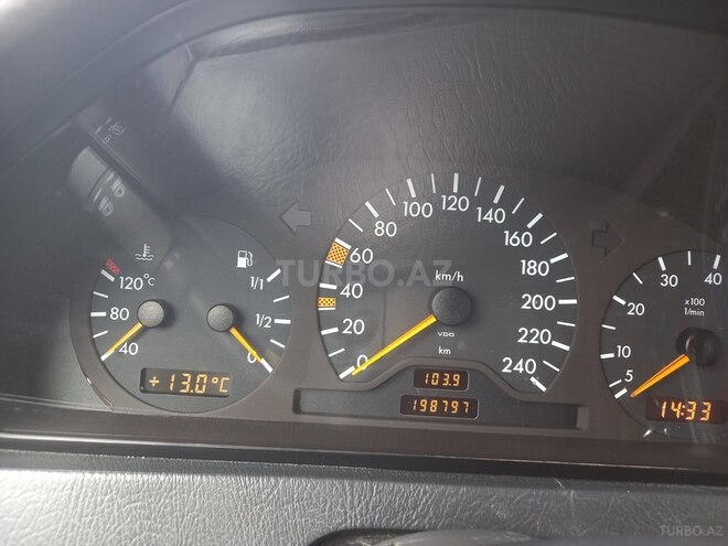 Mercedes C 180 1997, 198,672 km - 1.8 l - Bakı
