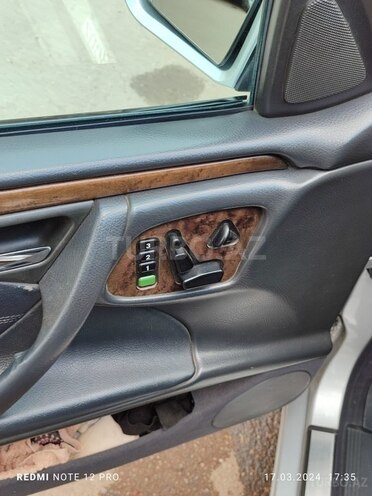 Mercedes E 240 2000, 330,000 km - 2.4 l - Bakı