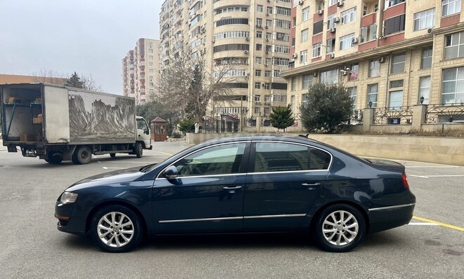 Volkswagen Passat 2005, 233,000 km - 2.0 l - Bakı