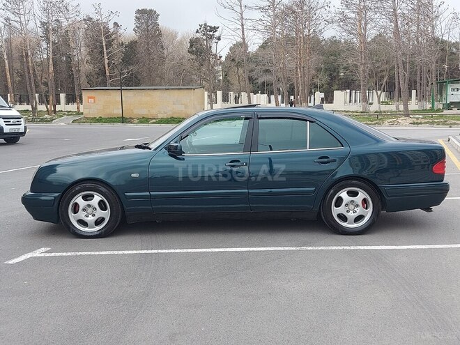 Mercedes E 240 1999, 218,000 km - 2.4 l - Sumqayıt