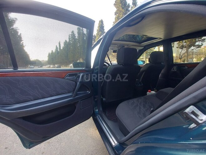 Mercedes E 240 1999, 218,000 km - 2.4 l - Sumqayıt