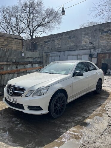 Mercedes E 200 2012, 199,900 km - 1.8 l - Sumqayıt
