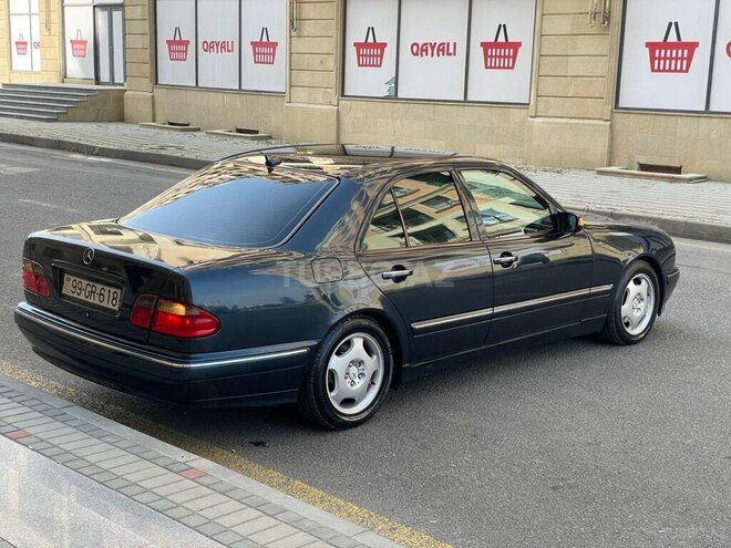 Mercedes E 240 2001, 278,412 km - 2.4 l - Sumqayıt
