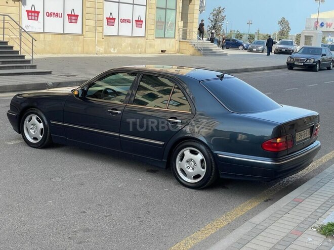 Mercedes E 240 2001, 278,412 km - 2.4 l - Sumqayıt