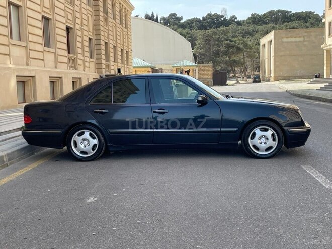 Mercedes E 240 2001, 278,412 km - 2.4 l - Sumqayıt