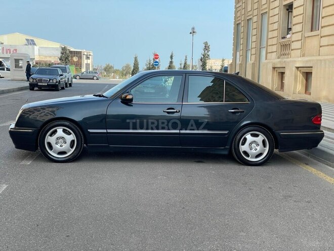 Mercedes E 240 2001, 278,412 km - 2.4 l - Sumqayıt