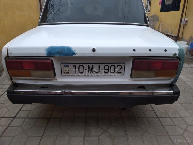 LADA (VAZ) 2107 2004, 35,000 km - 1.6 л - Salyan