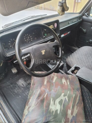 LADA (VAZ) 2107 2004, 35,000 km - 1.6 л - Salyan