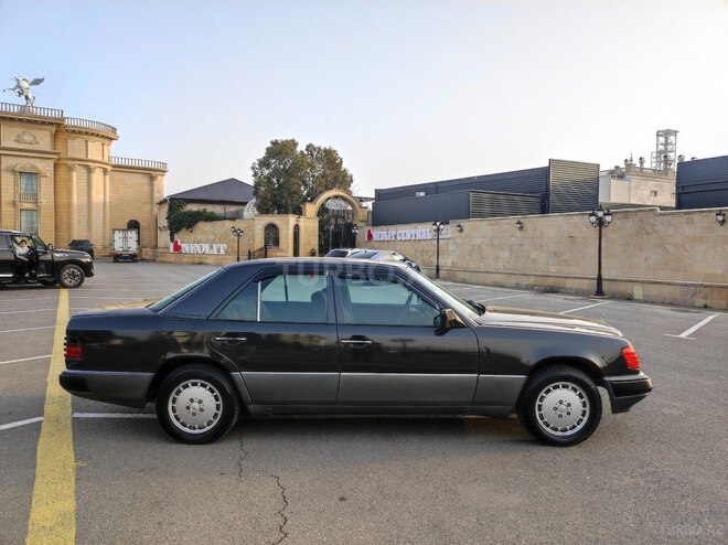 Mercedes E 200 1992, 218,222 km - 2.0 l - Bakı