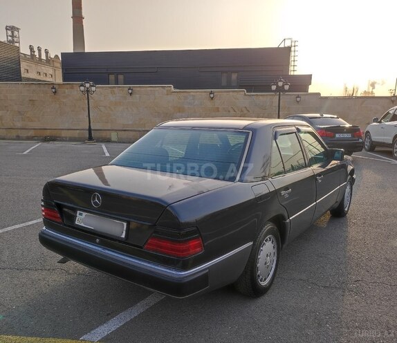 Mercedes E 200 1992, 218,222 km - 2.0 l - Bakı