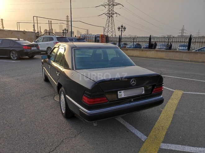 Mercedes E 200 1992, 218,222 km - 2.0 l - Bakı