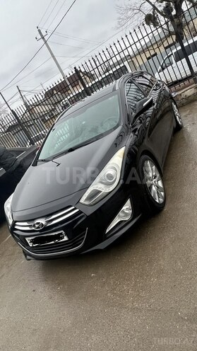Hyundai i40 2011, 201,000 km - 1.7 л - Quba