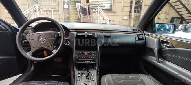 Mercedes E 230 1997, 495,000 km - 2.3 л - Xırdalan