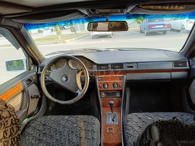 Mercedes E 250 1991, 600,000 km - 2.5 l - Bakı