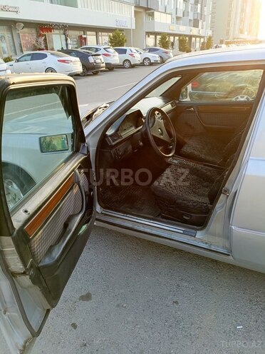 Mercedes E 250 1991, 600,000 km - 2.5 l - Bakı