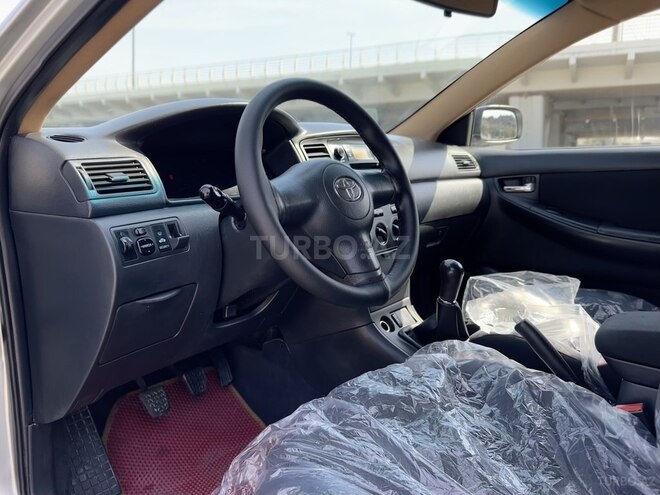 Toyota Corolla 2005, 300,000 km - 1.4 l - Bakı