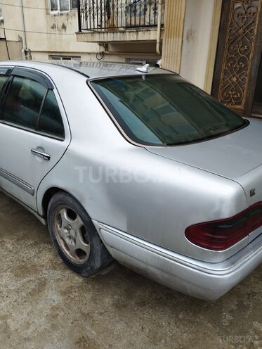 Mercedes E 290 1999, 500,500 km - 1.9 л - Bakı