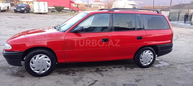 Opel Astra 1994, 366,577 km - 1.6 l - Şəki