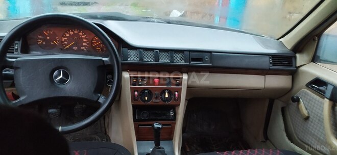 Mercedes E 200 1990, 452,124 km - 2.0 l - İmişli