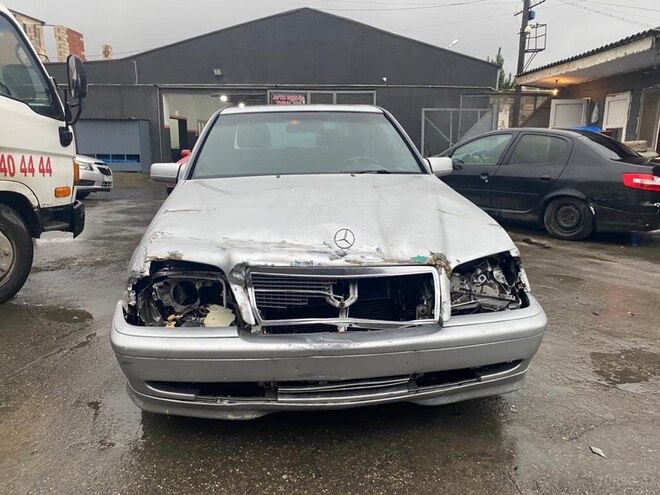 Mercedes C 220 1999, 254,231 km - 2.2 l - Bakı