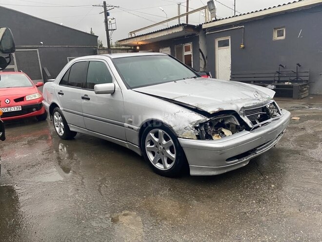 Mercedes C 220 1999, 254,231 km - 2.2 l - Bakı