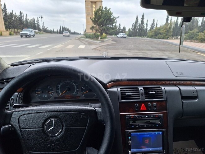 Mercedes E 320 1997, 361,441 km - 3.2 l - Lənkəran