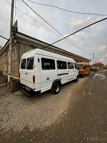 Mercedes 410 D 1993, 380,000 km - 2.9 l - Quba