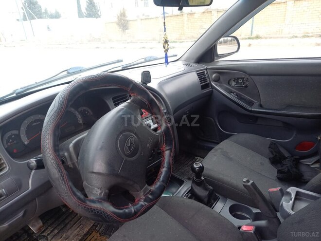 Hyundai Elantra 2001, 300,000 km - 2.0 l - Bakı