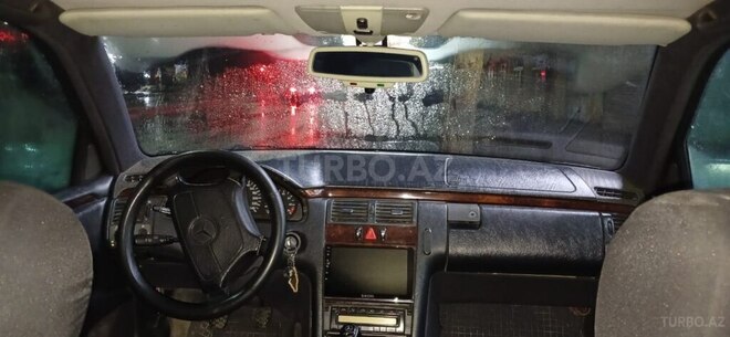 Mercedes E 200 1997, 333,333 km - 2.0 l - Göygöl