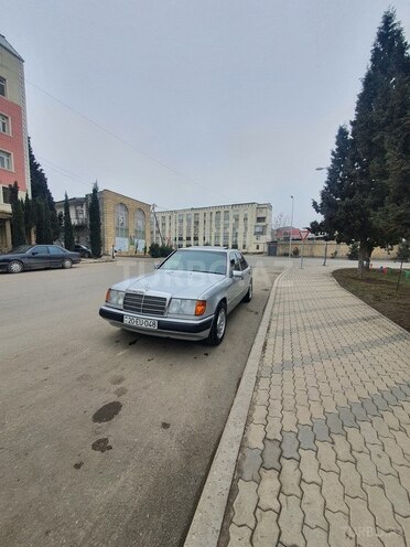Mercedes E 200 1989, 290,048 km - 2.0 l - Gəncə