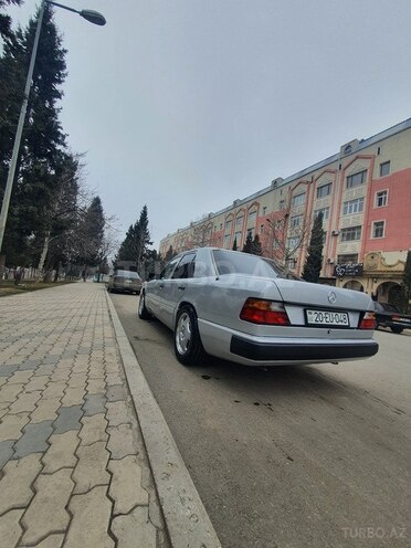 Mercedes E 200 1989, 290,048 km - 2.0 l - Gəncə