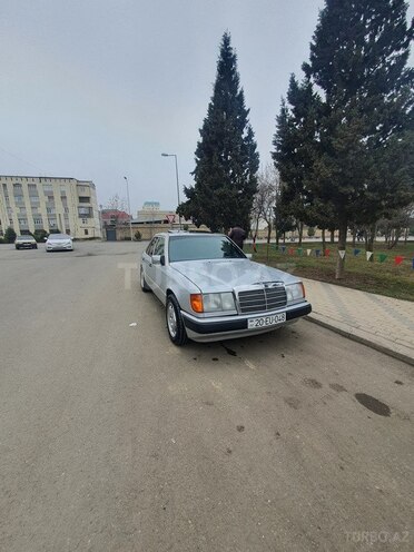 Mercedes E 200 1989, 290,048 km - 2.0 l - Gəncə