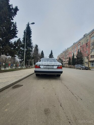 Mercedes E 200 1989, 290,048 km - 2.0 l - Gəncə