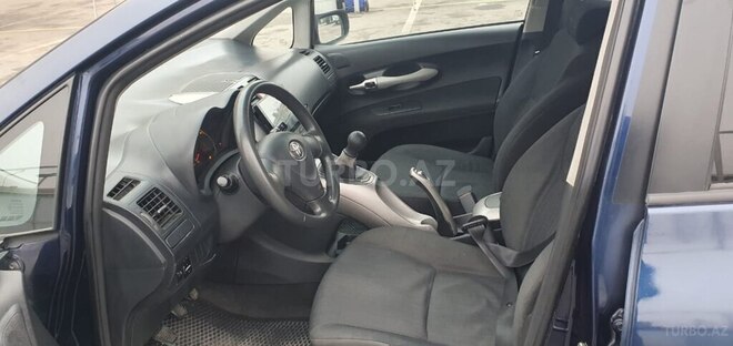 Toyota Auris 2007, 250,000 km - 1.4 l - Bakı